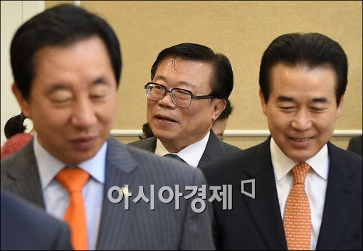 [포토]가뭄대책 당정 참석하는 이동필 장관