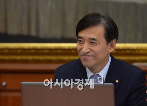 [포토]미소짓는 이주열 한국은행 총재 