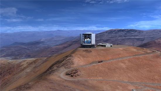 ▲거대마젤란망원경(GMT)은 칠레 아타카마 사막의 건조하고 맑은 하늘 아래에 위치한 라스 캄파나스 산 정상(해발 약 2500m)에 건설될 예정이다.[사진제공=천문연]
