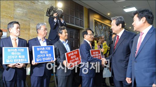 [포토]농어촌 의원 만나는 김무성 대표
