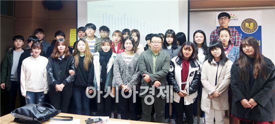 호남대학교 문화콘텐츠창의인재양성사업단(단장 김명중)은 11월 11일  지성관 5층 강의실(6502호)에서 닐슨코리아 황성연 박사를 초청해 전공실무 전문가 초청 강연을 실시했다.
