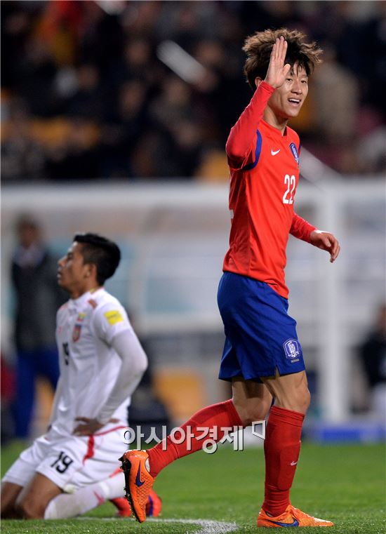 [포토]이재성의 선제골 '희비교차'