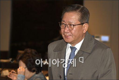 [포토]회의 참석하는 홍완선 기금운영본부장