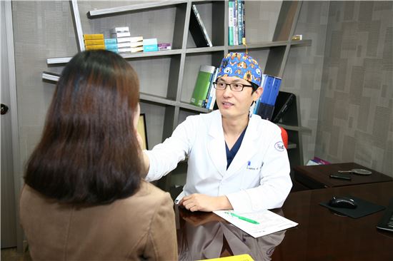 수술이 부담스럽다면 10분 만에 효과 보는 ‘필러’