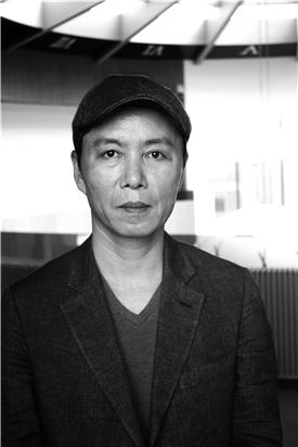 부산비엔날레 전시감독으로 선정된 윤재갑씨