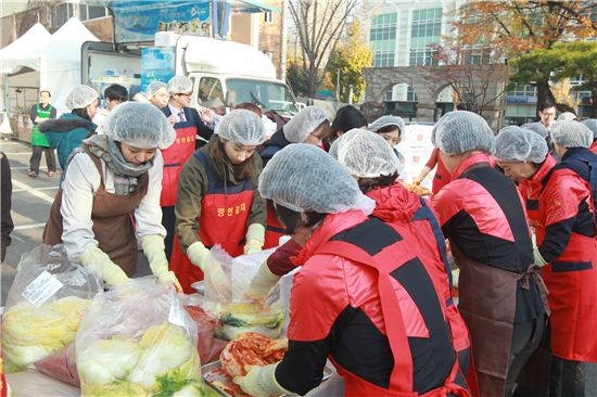 구로구, 구청 광장서 김장 시장 열어 