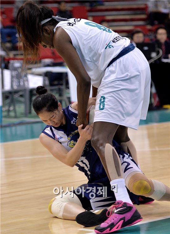 [포토]김규희, '절대로 뺏길 수 없어'