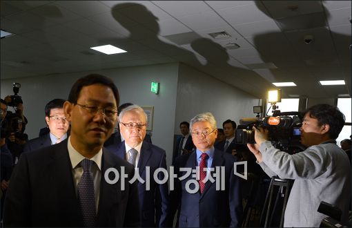 [포토]국정원, 파리 테러관련 무슨 보고 하나?