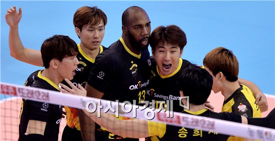 [포토]환호하는 OK저축은행