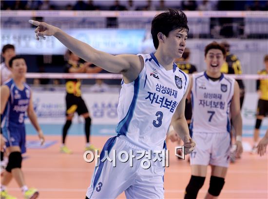 [포토]이선규, 짜릿한 블로킹 득점