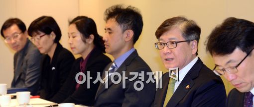 [포토]정진엽 보건복지부 장관, 제약업계 단체장들과의 간담회
