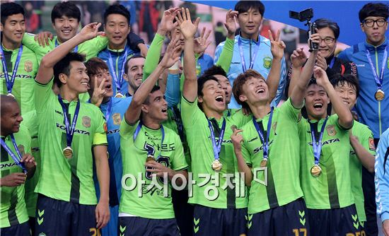 성적·흥행 모두 잡은 2015 K리그 챔피언 전북