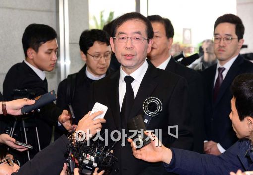 [포토]김영삼 전 대통령 빈소찾은 박원순 시장 