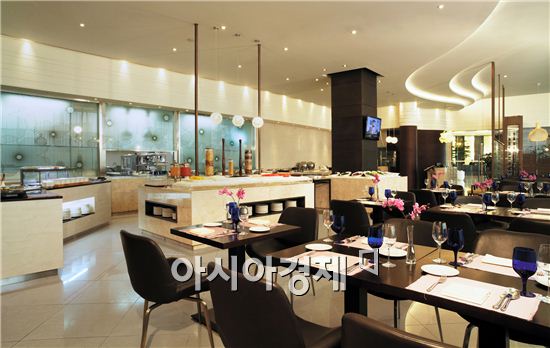 롯데시티호텔김포공항 '4주년 기념 패키지'