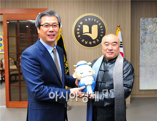 시진핑 핵심브레인 리시광 교수, 호남대 서강석 총장 예방