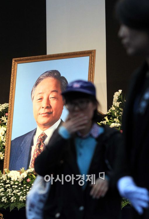 [포토]슬픔에 잠긴 조문객들