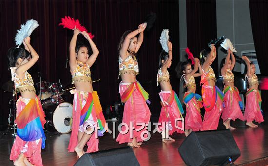 랄랄라페스티벌, ‘응답하라 2015 너의 끼를 보여줘’