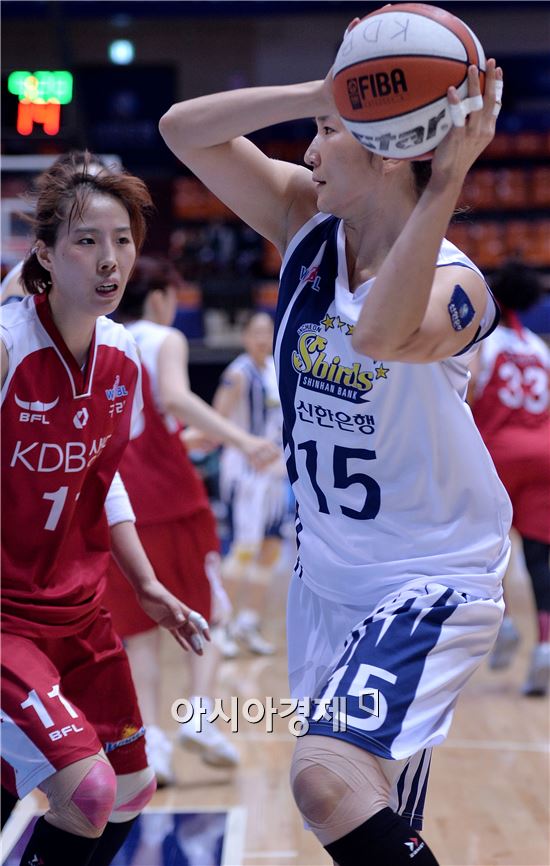 [포토]신정자, '내게 다가오지마'