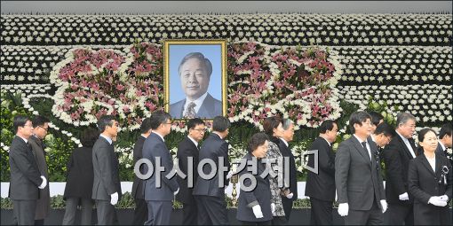 [포토]단체 조문하는 새정치민주연합 의원들