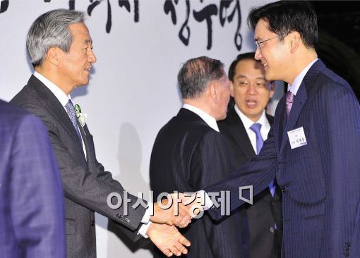 [포토]인사 나누는 정몽준-이재용