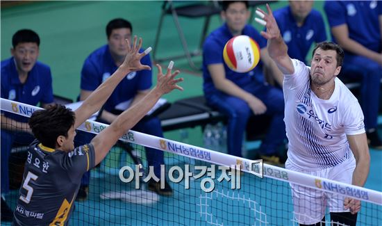 [포토]군다스, '혼자선 날 못 막아'