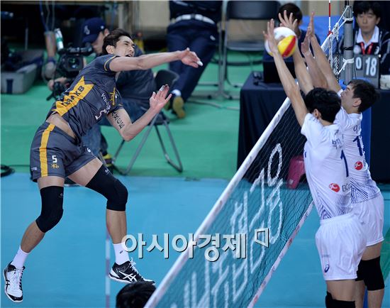 [포토]김요한, '강스파이크 받아라!'