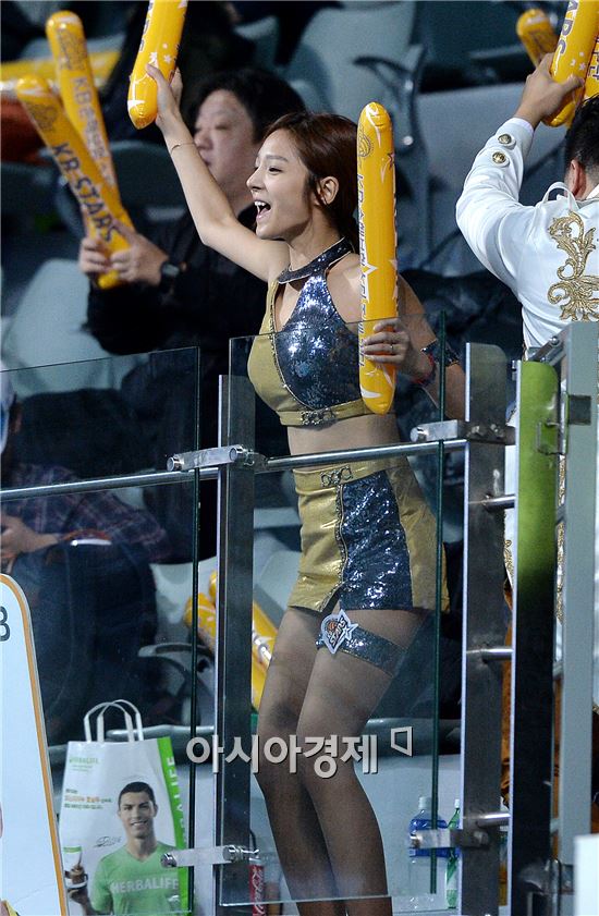 [포토]강윤이 치어리더, '열렬한 응원'