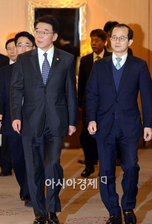 [포토]입장하는 강호인 국토교통부 장관