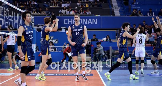 [포토]얀 스토크, '3-0 완승 보인다'