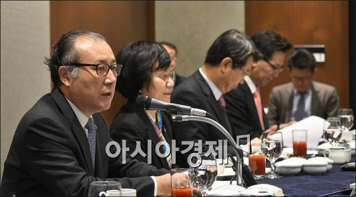 [포토]발언하는 한정화 중기청장
