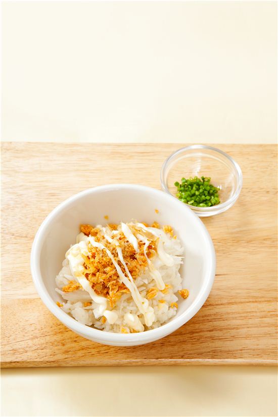 [혼자 먹는 밥] 연어소보로밥