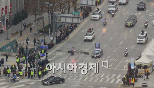 [포토]故 김영삼 전 대통령, 시민들 배웅 속 마지막 인사 