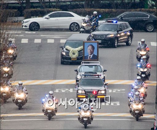 [포토]국회 향하는 故 김영삼 전 대통령
