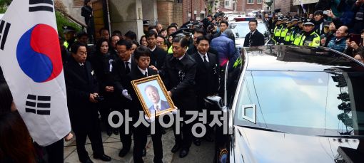 [포토]'마지막으로 자신의 집 둘러본 YS'