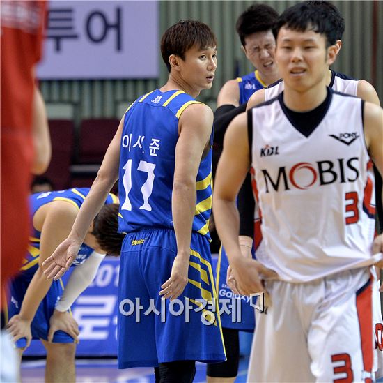 [포토]삼성 이시준, '모비스전 23연패, 정말 질긴 악연이야'