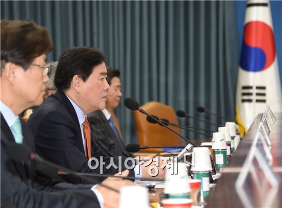 최경환 "수출기업 숨통 틔우려면 한중 FTA 국회통과 절박"(종합)