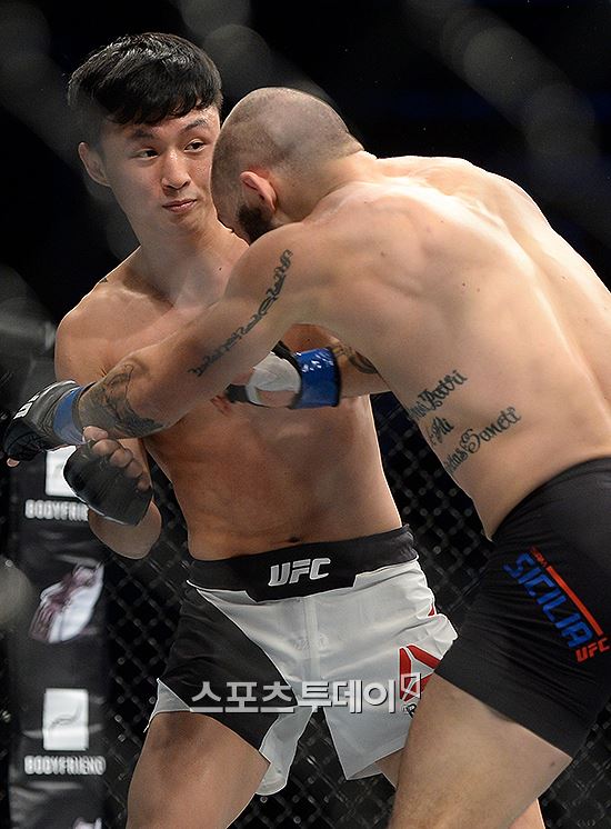 'UFC 서울' 최두호, 우여곡절 끝에 만난 시실리아에 통쾌한 KO승 
