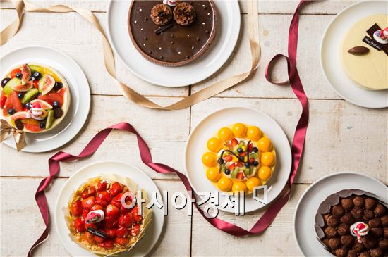 "화려하게, 개성있게"…특급호텔 크리스마스 케이크 엿보기