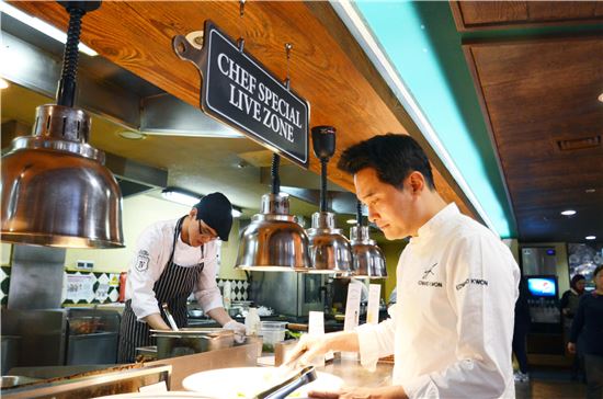 엘레나키친, ‘에드워드 권’ 셰프 초청 행사 진행