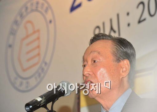 [포토]송년인사말하는 권노갑 상임고문 