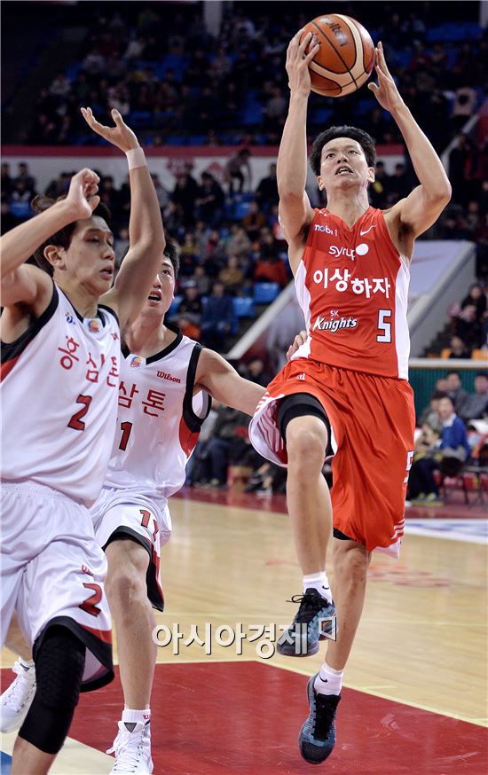 [포토]김선형, '속공엔 날 못 당해'