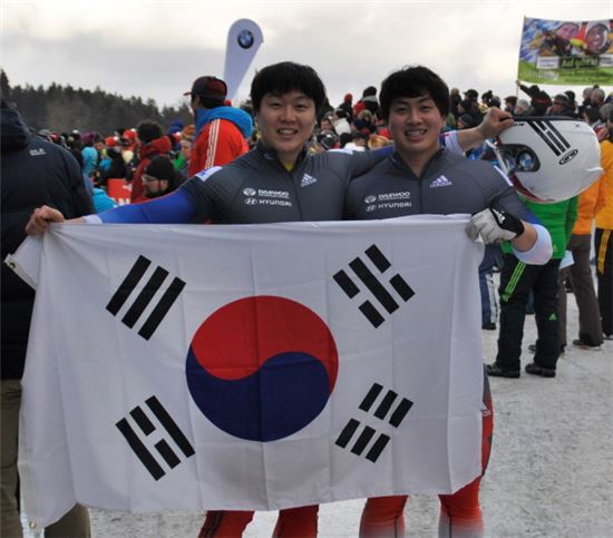 봅슬레이 원윤종-서영우, 월드컵 3차에서 아쉽게 6위(종합)
