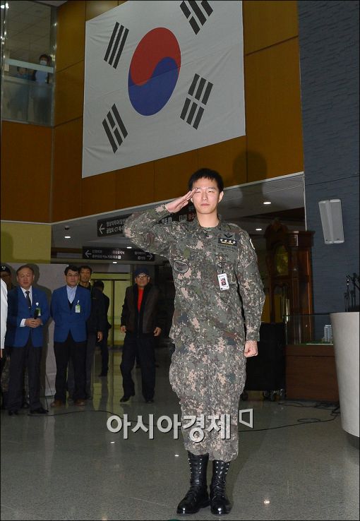 [포토]"퇴원을 명 받았습니다"