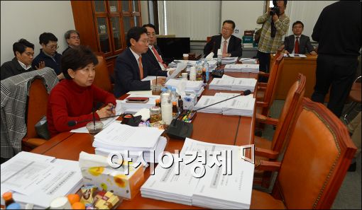 [포토]새누리, 단독으로 관광진흥법 개정안 등 논의