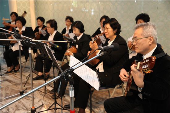 만돌린 봉사단 연주 