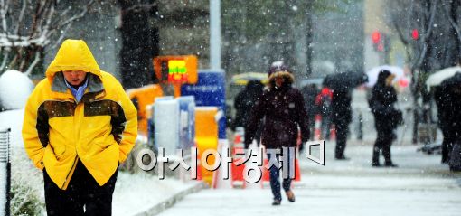 [포토]'눈 내리는 서울 도심'