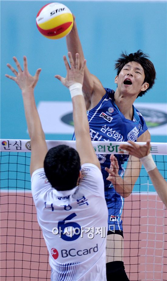 [포토]류윤식, '블로킹도 소용없어'