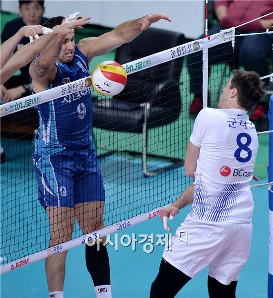 [포토]그로저, '군다스, 나한테 딱 걸렸어'