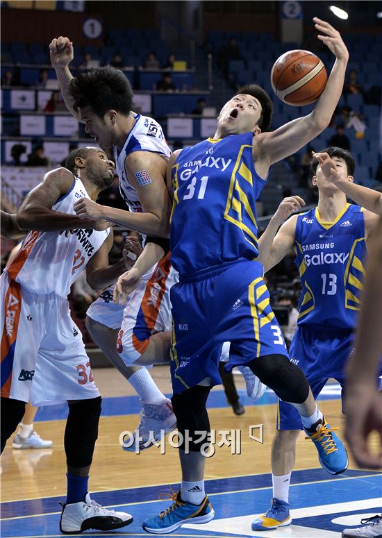 [포토]김준일, '내 공이야'