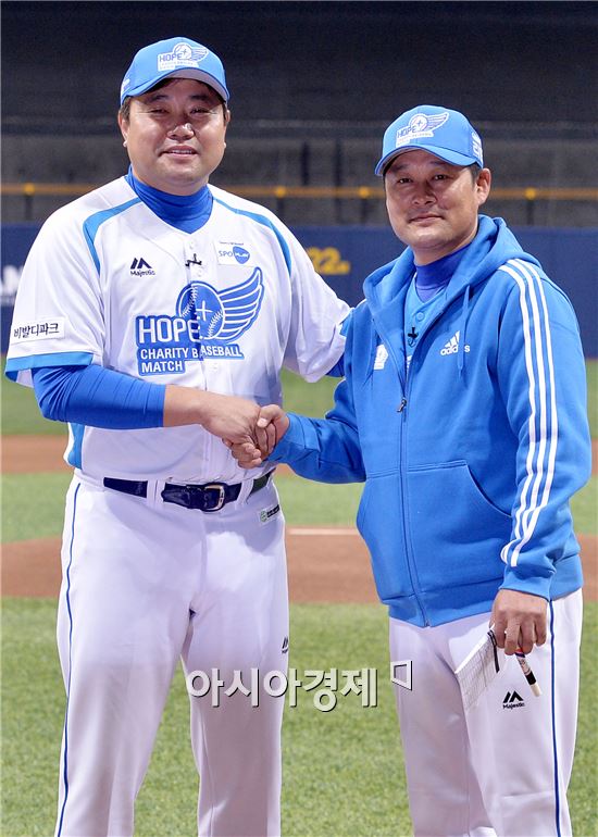 [포토]양준혁-이종범, '즐거운 경기를 위해'